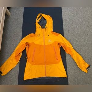 Arc’teryx Beta LT jacket
